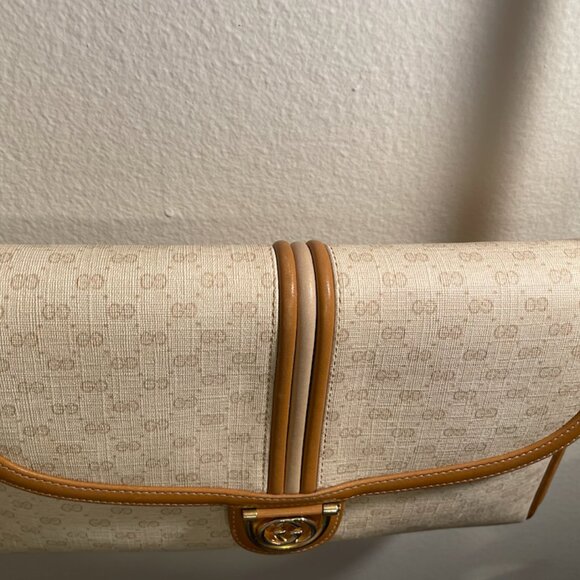 Authentic VINTAGE GUCCI Micro GG Monogram Crossbody - Picture 4 of 16